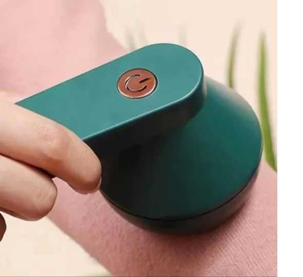 Portable Manual Lint Remover & Fabric Shaver for Clothes & Sofa